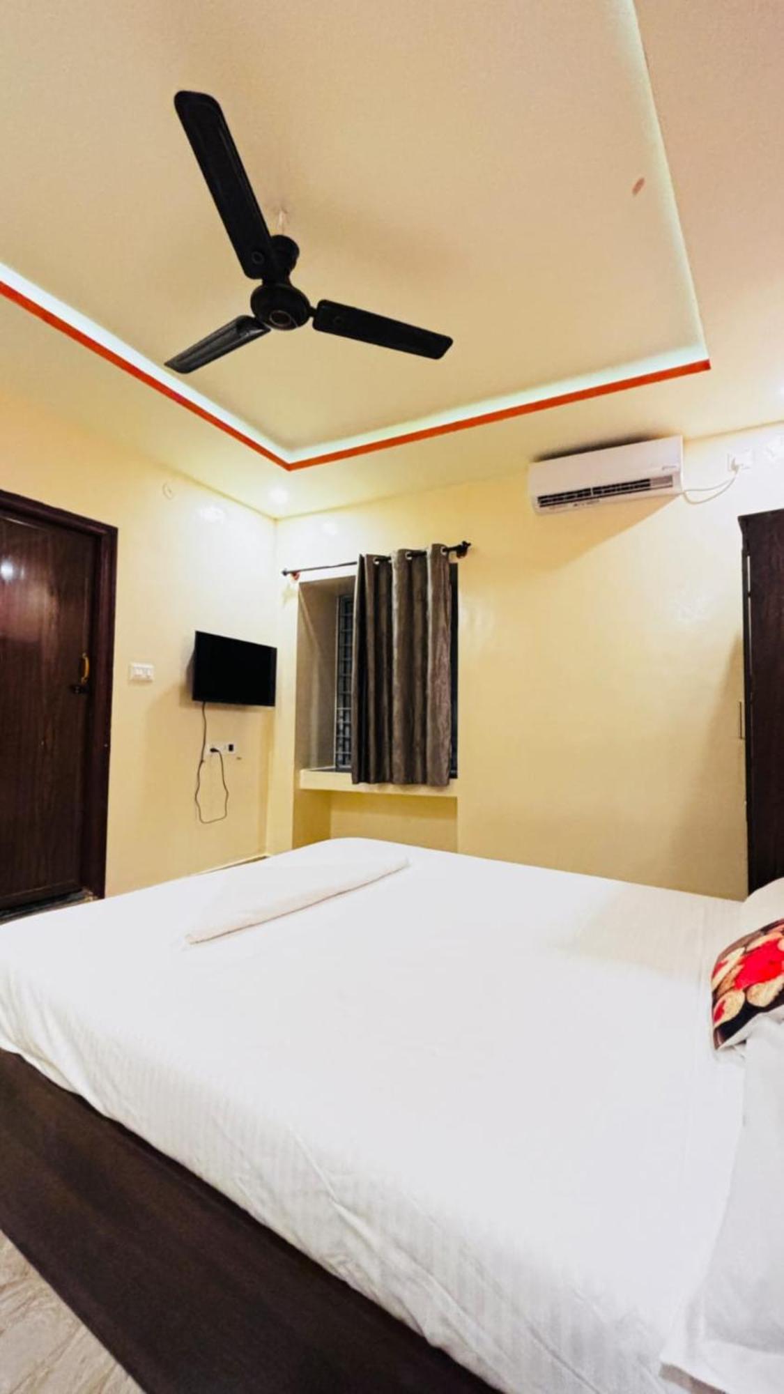 Hotel New Royal Ruby - Electronic City Phase 1 Kammasandra Luaran gambar